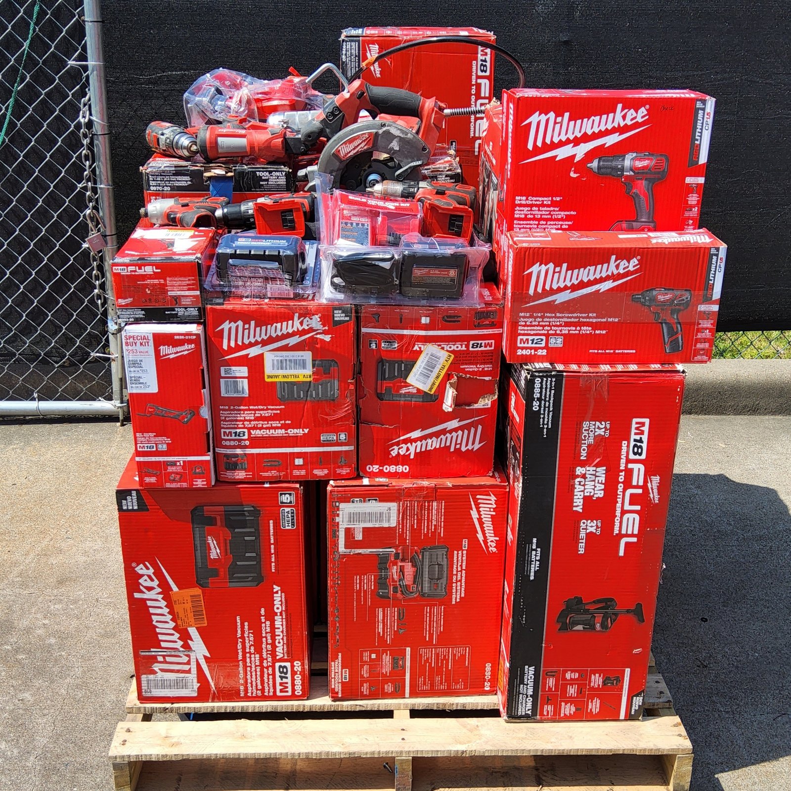 20230503_152749-1 MILWAUKEE TOOL PALLET – LOT ID: 050303 – AS-IS Untested Customer Returns - Image 1