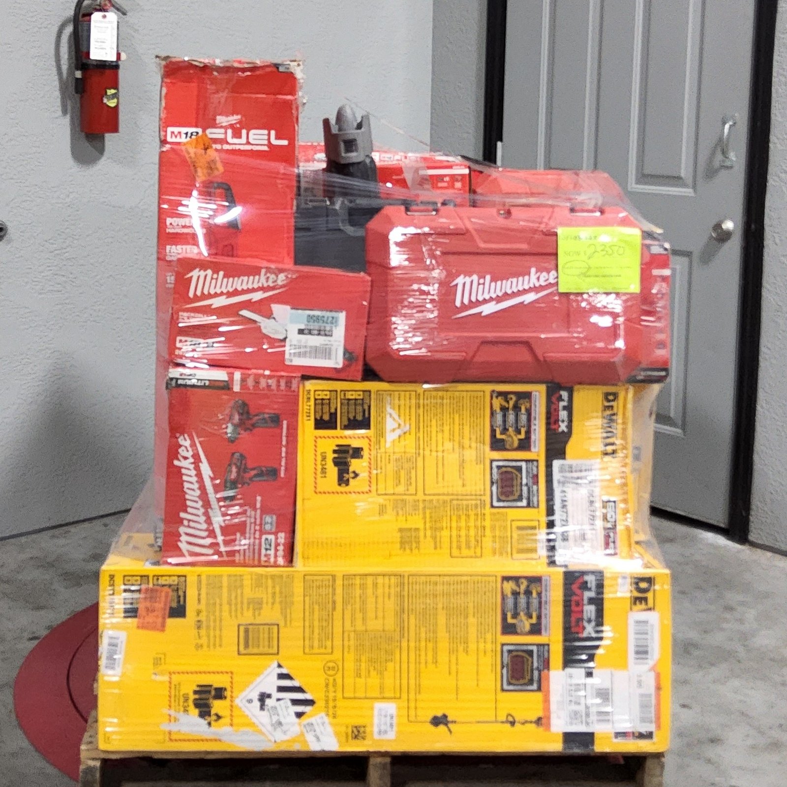 20250203_151306 MILWAUKEE & DEWALT PALLET – LOT ID: 030225 – AS-IS Untested Customer Returns - Image 1